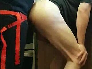 Pegging mojega fanta v rit v kuhinji, na javnem koruznem polju in v kopalnici za divjo akcijo rit-v-usta, del 9