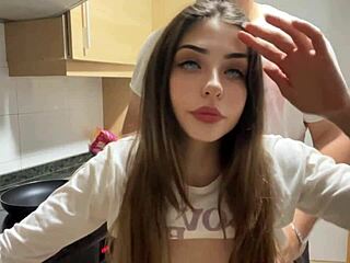 Got pounded quick in the kitchen by stepdad! OMG, he finishes so fast! 😱