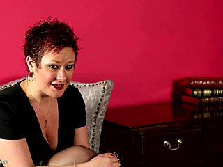 Short haired mature plays with dildo, dang it!