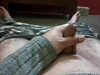 Mature guy works his shaft at crazy fast pace