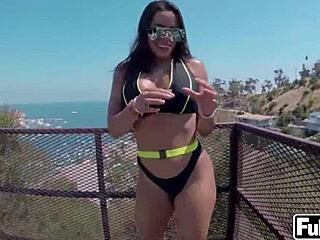 Luna Star Feels Deep Passion in Fuck and Sloppy Blowjob on Vacation