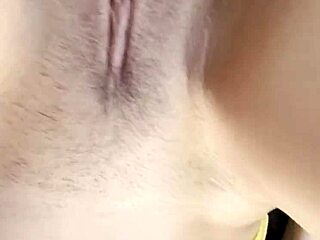 mira que caliente, these mexican latina solo vibes got me burning with desire.