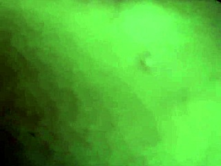 Mi Hermanastra Llega de Fiesta y Aprovecho Pa’ Entrar a Su Cuarto... Nadie Se Da Cuenta, Me Masturbo y Le Meto Mi Leche con Dedos en Coñito y Culo!