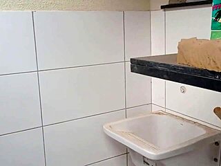 Brazilian pedreiro gets lucky and bangs hot boss lady on construction site