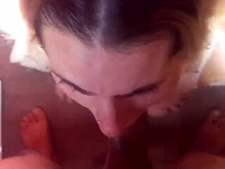 una rica chapita le doy a mi amigo y me da toda la leche