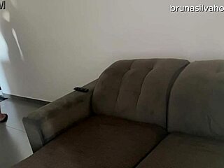 Married woman gets pounded while hubby’s at work! 😈