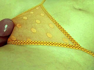 зашто је твоја гаћица пичка већ тако кремasta?