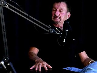 Gravou com Ted o ex-presidente Getúlio Vargas primo da mãe in wild mansion setup