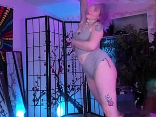 Sexy Fingering and Pole Dancing on 9/02/2021, Watch Now!