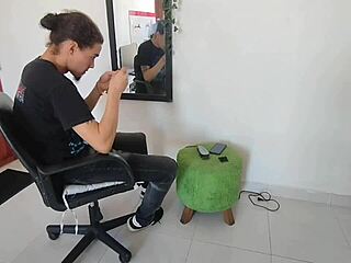 אח חורג חרמן נותן מציצה פרועה ומדפיק חזק