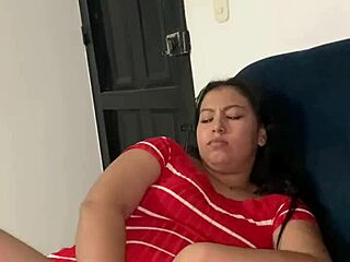 Моя мачеха на кухне соблазняет меня на быстрый трах