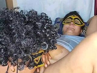 Милая дези Алиша Бхабхи лижут сочную пизду