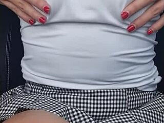 omg, while boyfriend drives i tease him n play with my toy... cum all over his seat!