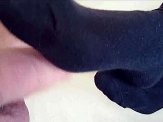 German Teen’s Sneaker Socks and Sexy Hairy Legs in Homemade Clip