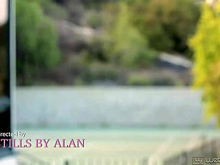 Mi Pequeña Hermanastra Despierta Con Mi Polla En Su Boca Y Creampie En Su Coño