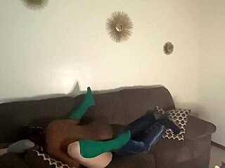 omg, that squirter's loud back-to-back orgasms are so intense! 😍💦