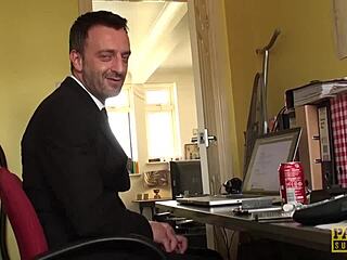 Kimmie Foxx får hård anal knull medan bunden 😈