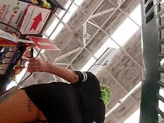 Culona struts her big Latina ass through the supermarket aisles