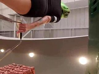 Culona struts her big Latina ass through the supermarket aisles