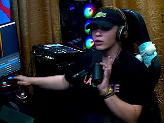 i watched daniely and patricia red kiss passionately on the podcast and i was speechless