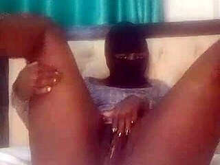 Angela Oxo Shows Off Bouncy Booty in Steamy Homemade Toy Play