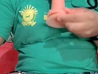 novinha trans plays with her ass after school