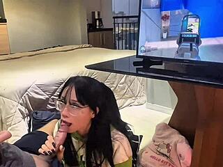 Amberzinha Gives Perfect Blowjob While Gaming Call of Duty 3