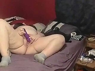 I swear, I’m shakin’ as this milf strips her bra off for big nipples cumming all over!