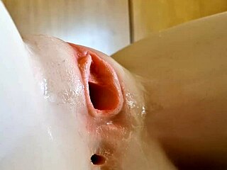 Пробовали торс реальной куклы для мощного оргазма итальянской милф?