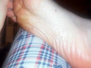 Nicoletta's Bare Feet Destroyed After Long Day of Walking
