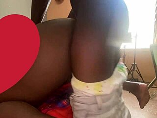 veggiebabyy masturbates in socks and sneakers