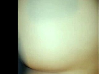 Wow, den här colombianska milfen suktar efter hård kuk ikväll!