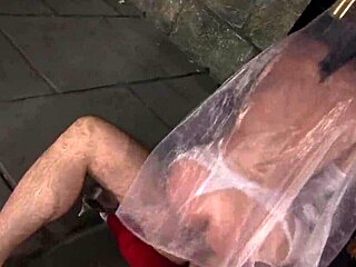 Aurora Snow와 Ashley Long이 자지를 공유하고 정액 교환 1대1 액션 오 신