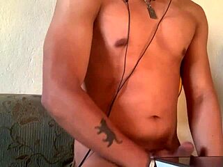 maluma enjoying super hot solo masturbation in private session