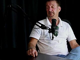 he entered porn through his daughter's invitation, always admired andressa urach, and about the controversies - carlos urach in sheer red