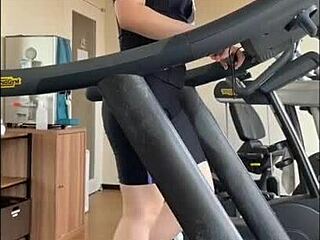 Energetic Japanese Girl Fucked Hard In Hotel Room During Diet