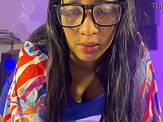 Stestepor forfører stesønn til å fylle fitta hennes