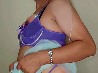 linda princesa transexual morada dresses in crossdressing style for a beautiful transformation.