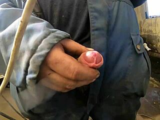 I saw this awesome cumshot, it was so sweet, like ejaculation everywhere!