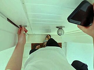 Jag kan hjälpa dig styvsøn, men den här rollspels deepthroat och doggy blir vår hemlighet för evigt