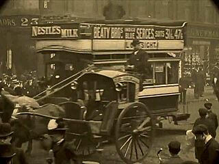 Viktorianischer Gentleman gesteht geile Sünden mit Stief-Omas – Ficken Blasen und Cumshots im Retro-Setting