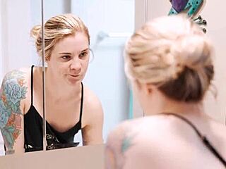 Gym Lesbian Licks Pussy After Meeting