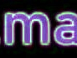 Съседите превръщат приятели в любовници по време на магическа среща