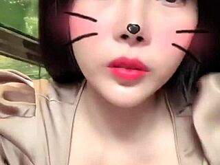 White-handed girl masturbates live on bigo!