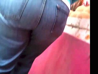 big milf ass in jeans on the street 😏