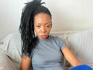 Ebony With Big Ass Sends Message To Followers For Comments