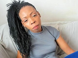 Ebony With Big Ass Sends Message To Followers For Comments