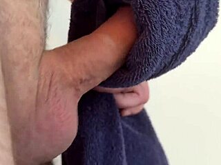 I's masturbatin' to orgasm in my room, close-up view