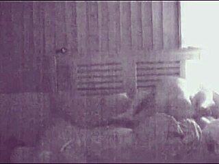 Amateur Couple’s Loud Lovemaking Fills the Room with Raw Passion