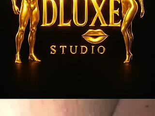 Coño de vecina lleno de leche tienta verga monstruosa